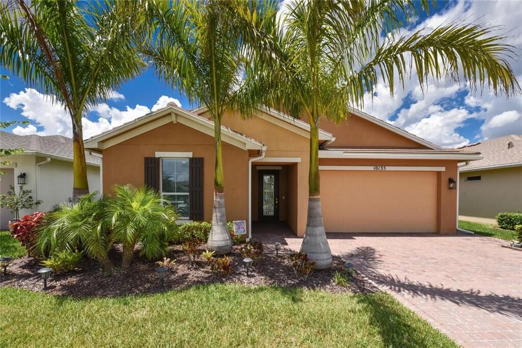 Recently Sold: $449,999 (3 beds, 2 baths, 1992 Square Feet)