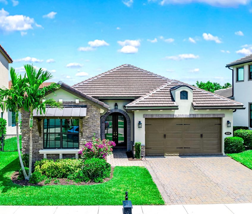Recently Sold: $1,090,000 (3 beds, 2 baths, 2100 Square Feet)