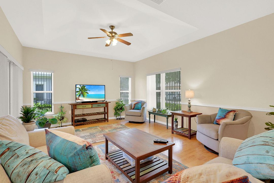 Activo con contrato: $1,900 (2 camas, 2 baños, 1335 Pies cuadrados)