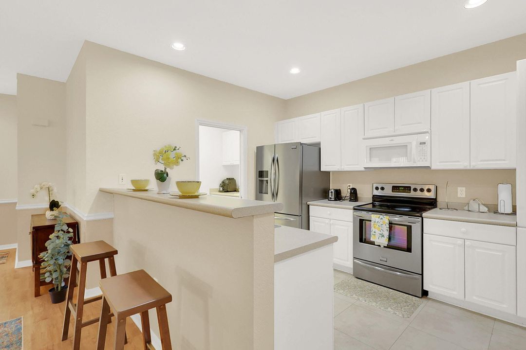 Activo con contrato: $1,900 (2 camas, 2 baños, 1335 Pies cuadrados)