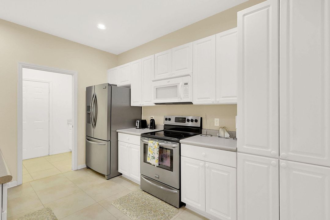 Activo con contrato: $1,900 (2 camas, 2 baños, 1335 Pies cuadrados)