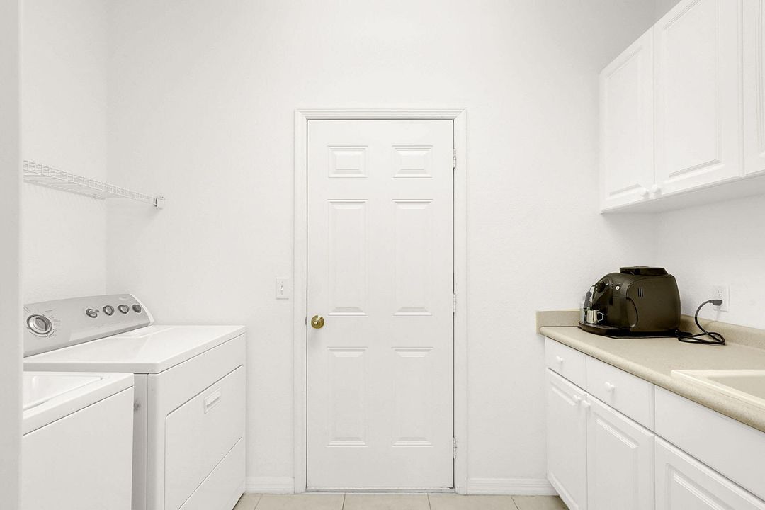 Activo con contrato: $1,900 (2 camas, 2 baños, 1335 Pies cuadrados)