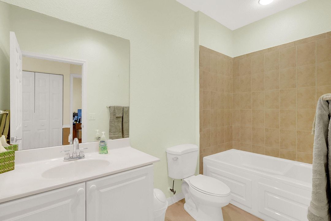 Activo con contrato: $1,900 (2 camas, 2 baños, 1335 Pies cuadrados)