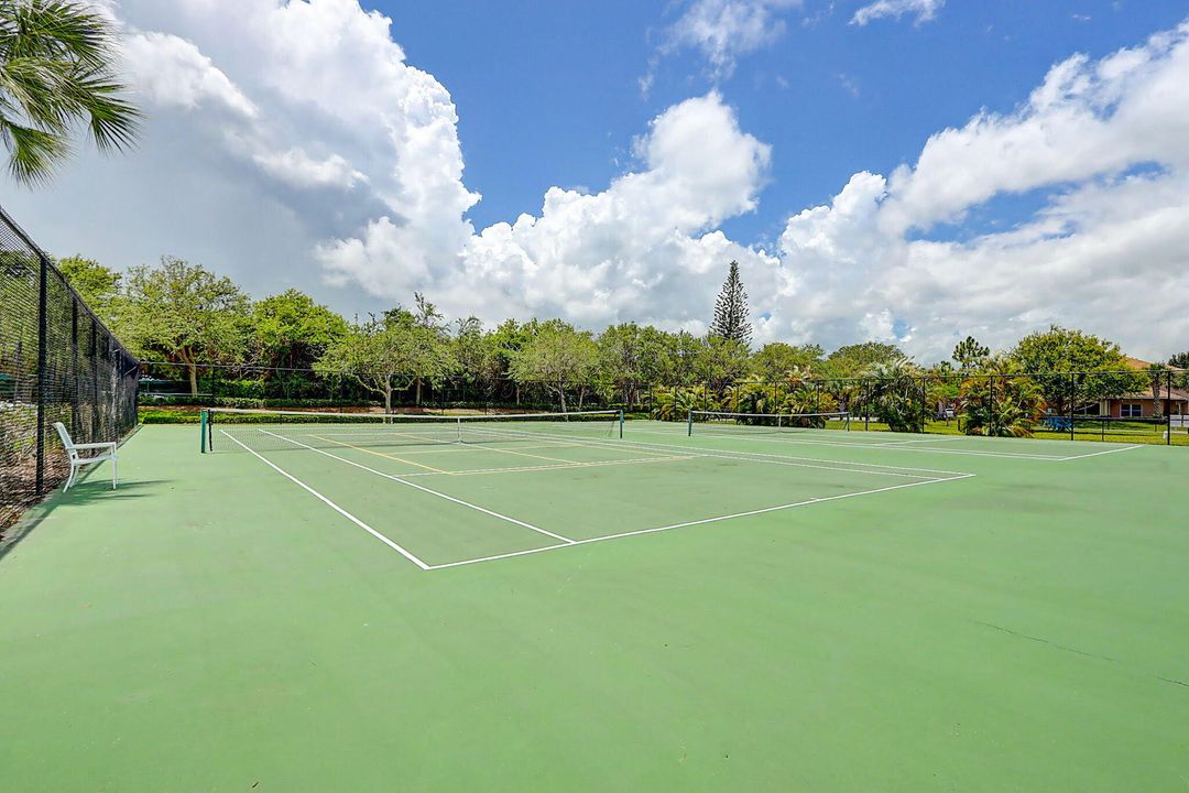 Activo con contrato: $1,900 (2 camas, 2 baños, 1335 Pies cuadrados)