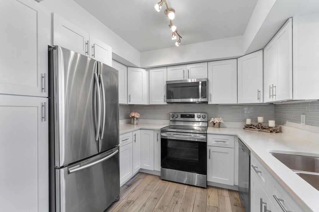For Sale: $425,000 (2 beds, 2 baths, 1200 Square Feet)