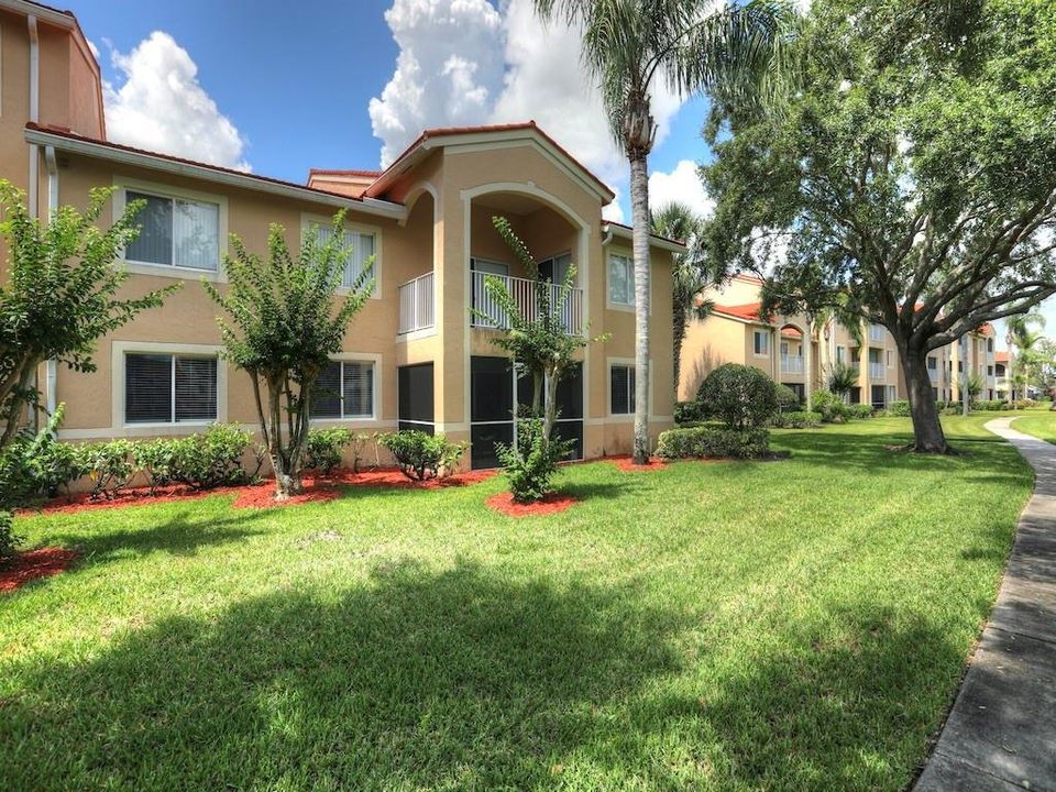 Recently Sold: $299,000 (3 beds, 2 baths, 1329 Square Feet)
