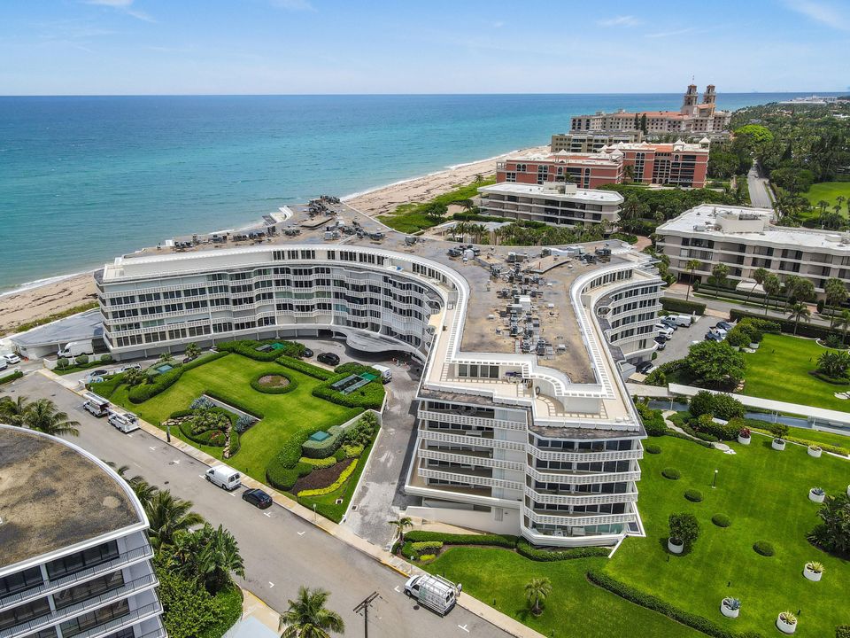 Recently Sold: $2,650,000 (2 beds, 2 baths, 1360 Square Feet)