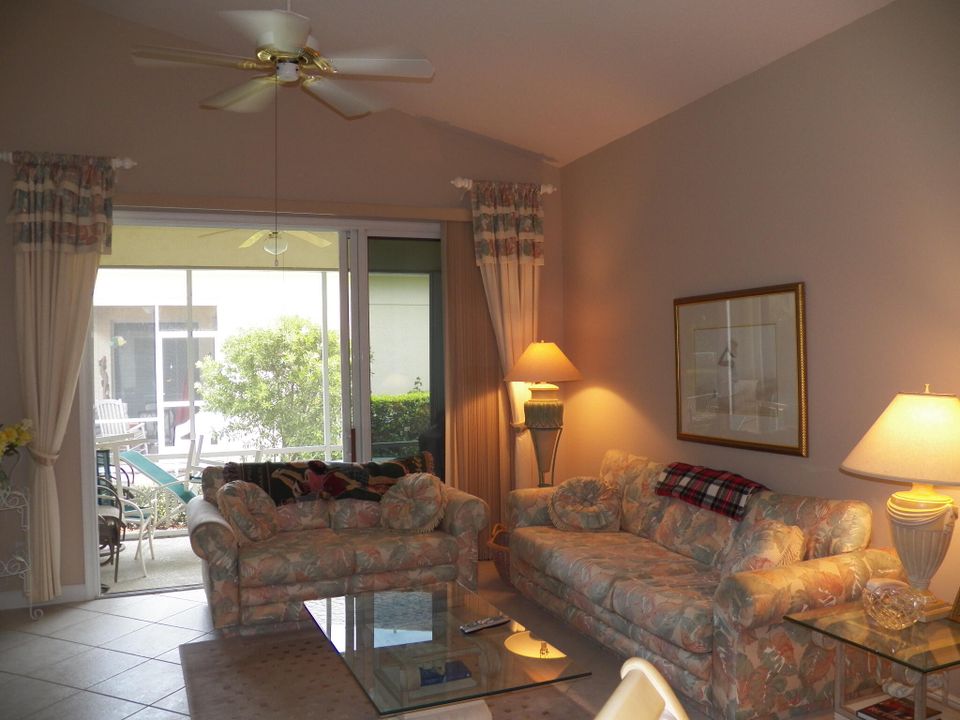 Active With Contract: $4,000 (2 beds, 2 baths, 1488 Square Feet)