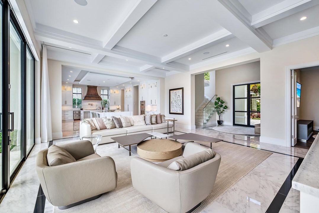 Active With Contract: $10,500,000 (5 beds, 5 baths, 5986 Square Feet)