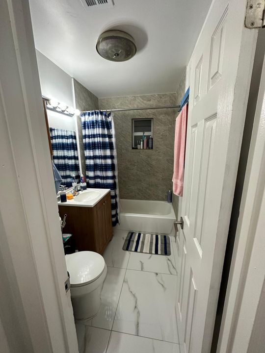 Active With Contract: $1,850 (1 beds, 1 baths, 1199 Square Feet)