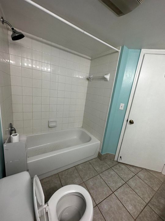 合同活跃: $1,875 (2 贝兹, 2 浴室, 1200 平方英尺)