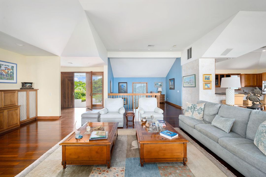 For Sale: $7,200,000 (3 beds, 3 baths, 6636 Square Feet)