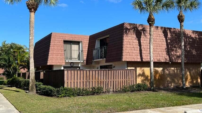 Recently Sold: $250,000 (2 beds, 2 baths, 1236 Square Feet)