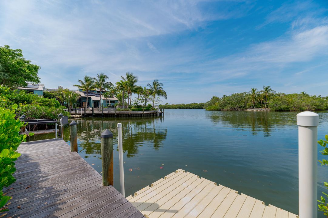 Active With Contract: $2,275,000 (4 beds, 3 baths, 3051 Square Feet)