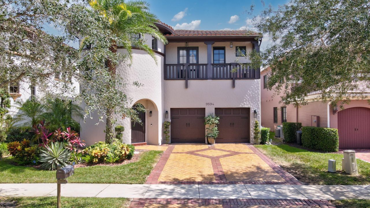 Recently Sold: $1,150,000 (5 beds, 3 baths, 3946 Square Feet)