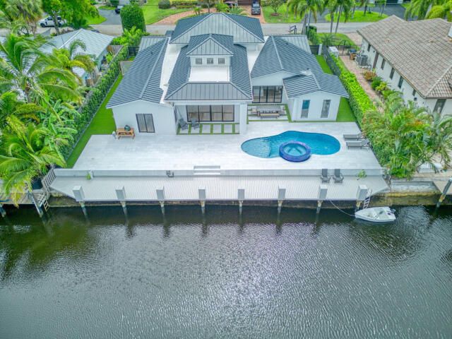 Recently Sold: $3,995,000 (5 beds, 3 baths, 3540 Square Feet)