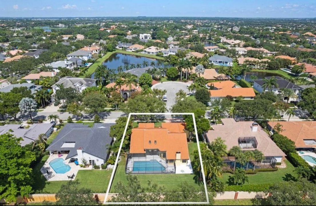 Recently Sold: $1,550,000 (4 beds, 2 baths, 2740 Square Feet)