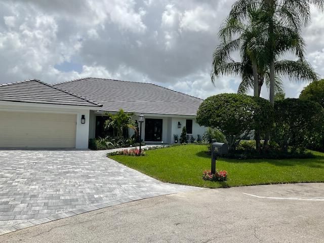 Recently Sold: $2,100,000 (4 beds, 3 baths, 3429 Square Feet)