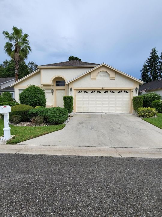 Recently Sold: $410,000 (3 beds, 2 baths, 1720 Square Feet)