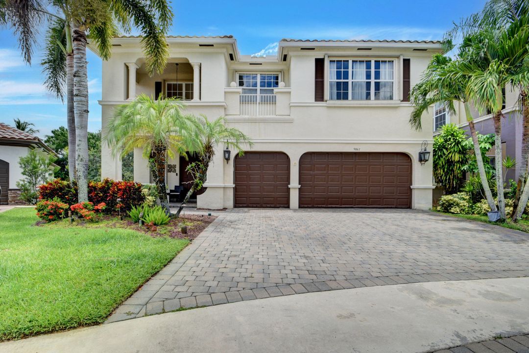 For Sale: $864,000 (5 beds, 3 baths, 3396 Square Feet)