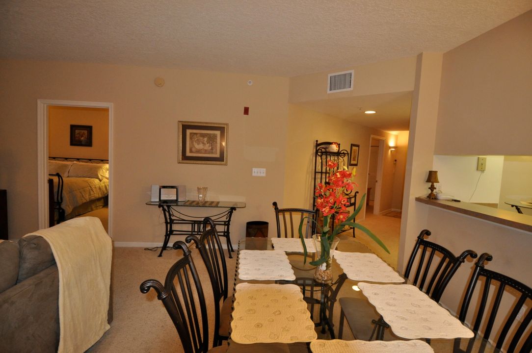 Active With Contract: $3,200 (3 beds, 2 baths, 1500 Square Feet)