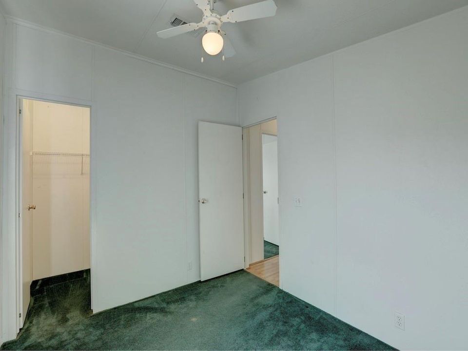For Sale: $250,000 (3 beds, 2 baths, 1104 Square Feet)
