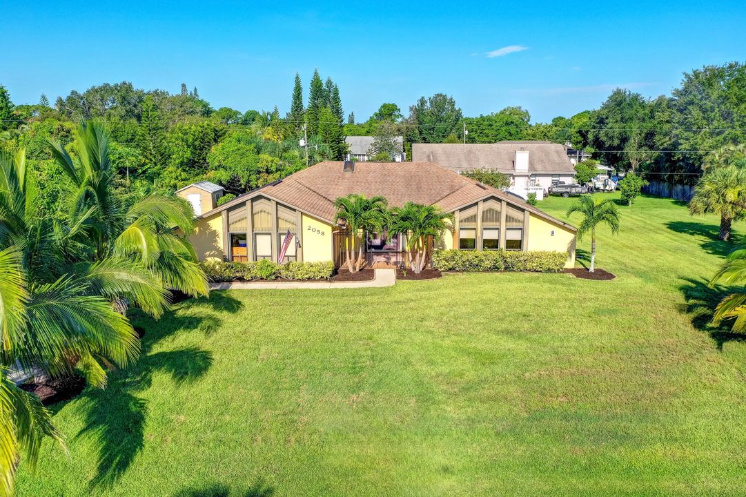 Vendido Recientemente: $489,000 (3 camas, 2 baños, 1930 Pies cuadrados)