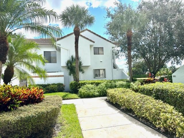 Recently Sold: $350,000 (2 beds, 2 baths, 1728 Square Feet)