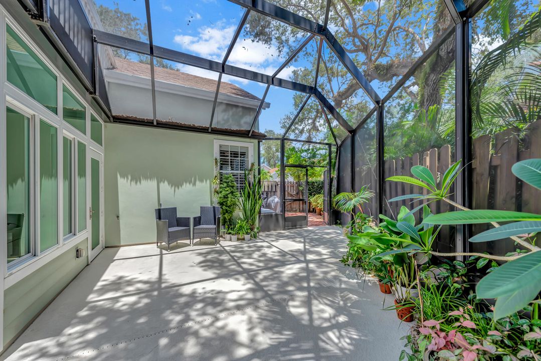 Active With Contract: $1,250,000 (3 beds, 3 baths, 2427 Square Feet)