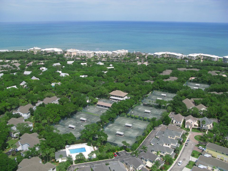 Active With Contract: $1,250,000 (3 beds, 3 baths, 2427 Square Feet)