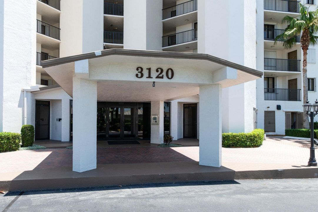 Active With Contract: $5,800 (3 beds, 2 baths, 1867 Square Feet)