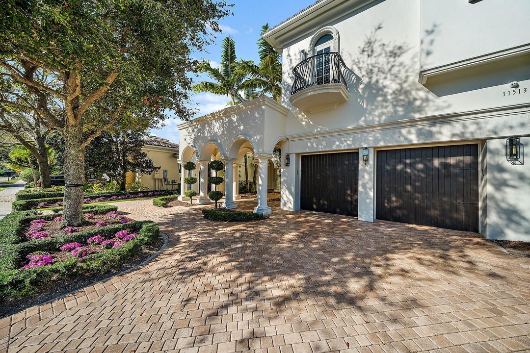 Recently Sold: $5,250,000 (4 beds, 4 baths, 5625 Square Feet)