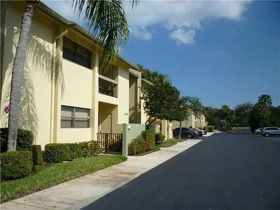 Recently Rented: $1,975 (2 beds, 2 baths, 1100 Square Feet)