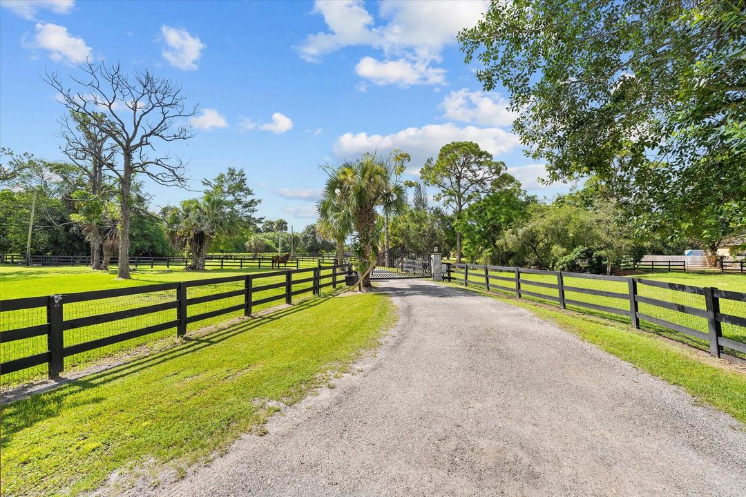 Active With Contract: $1,125,000 (5 beds, 3 baths, 2574 Square Feet)