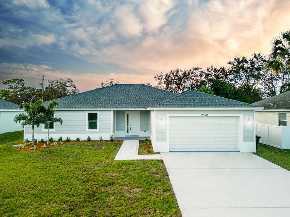 Active With Contract: $700,000 (4 beds, 2 baths, 2256 Square Feet)