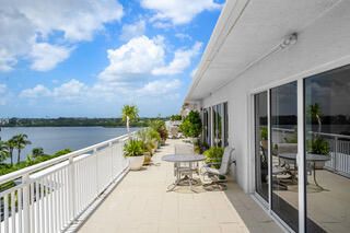 Active With Contract: $10,500 (3 beds, 3 baths, 2271 Square Feet)