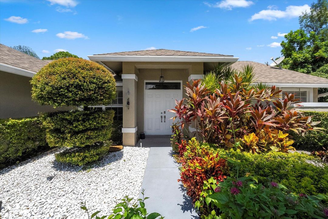 Active With Contract: $3,500 (4 beds, 2 baths, 2122 Square Feet)