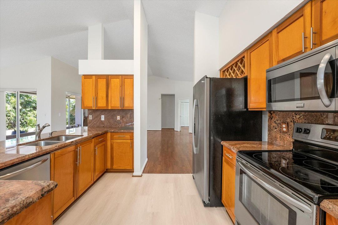 Active With Contract: $3,500 (4 beds, 2 baths, 2122 Square Feet)