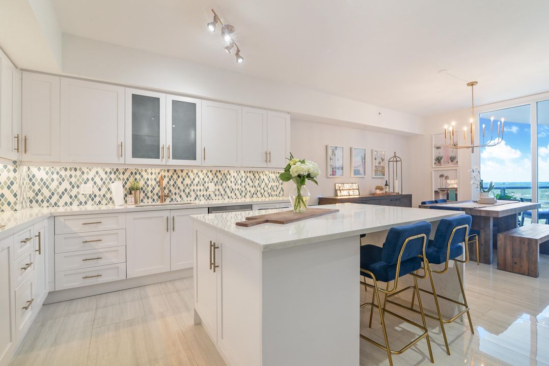 Recently Sold: $1,325,000 (2 beds, 3 baths, 2129 Square Feet)