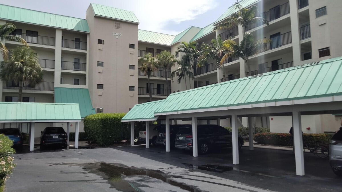 Vendido Recientemente: $299,990 (2 camas, 2 baños, 1184 Pies cuadrados)