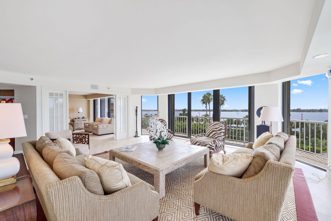 Active With Contract: $3,500,000 (3 beds, 3 baths, 2950 Square Feet)