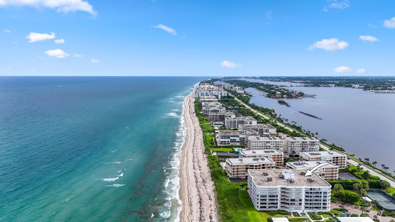 Active With Contract: $3,500,000 (3 beds, 3 baths, 2950 Square Feet)