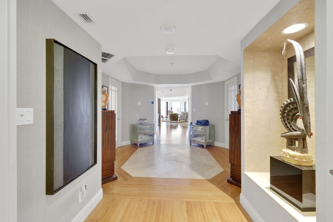 Active With Contract: $3,500,000 (3 beds, 3 baths, 2950 Square Feet)