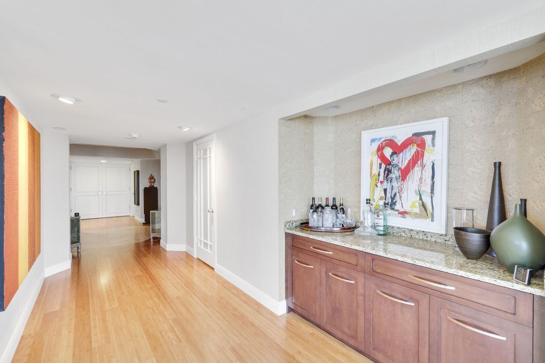 Active With Contract: $3,500,000 (3 beds, 3 baths, 2950 Square Feet)