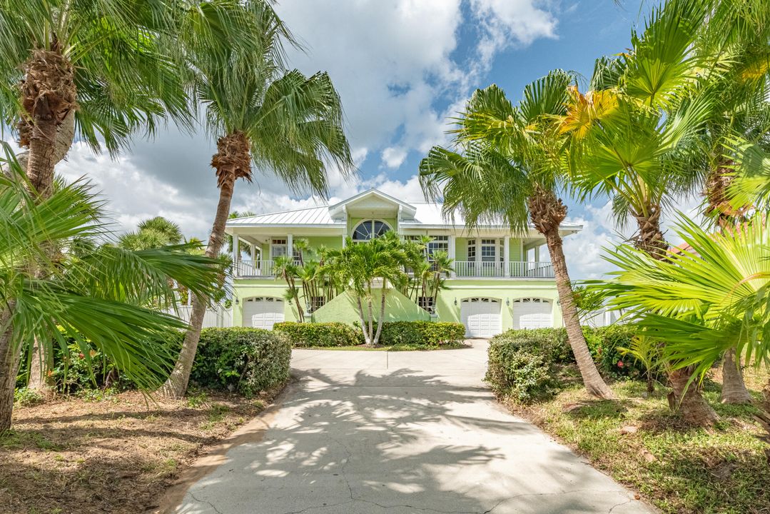Recently Sold: $1,545,000 (3 beds, 2 baths, 5154 Square Feet)