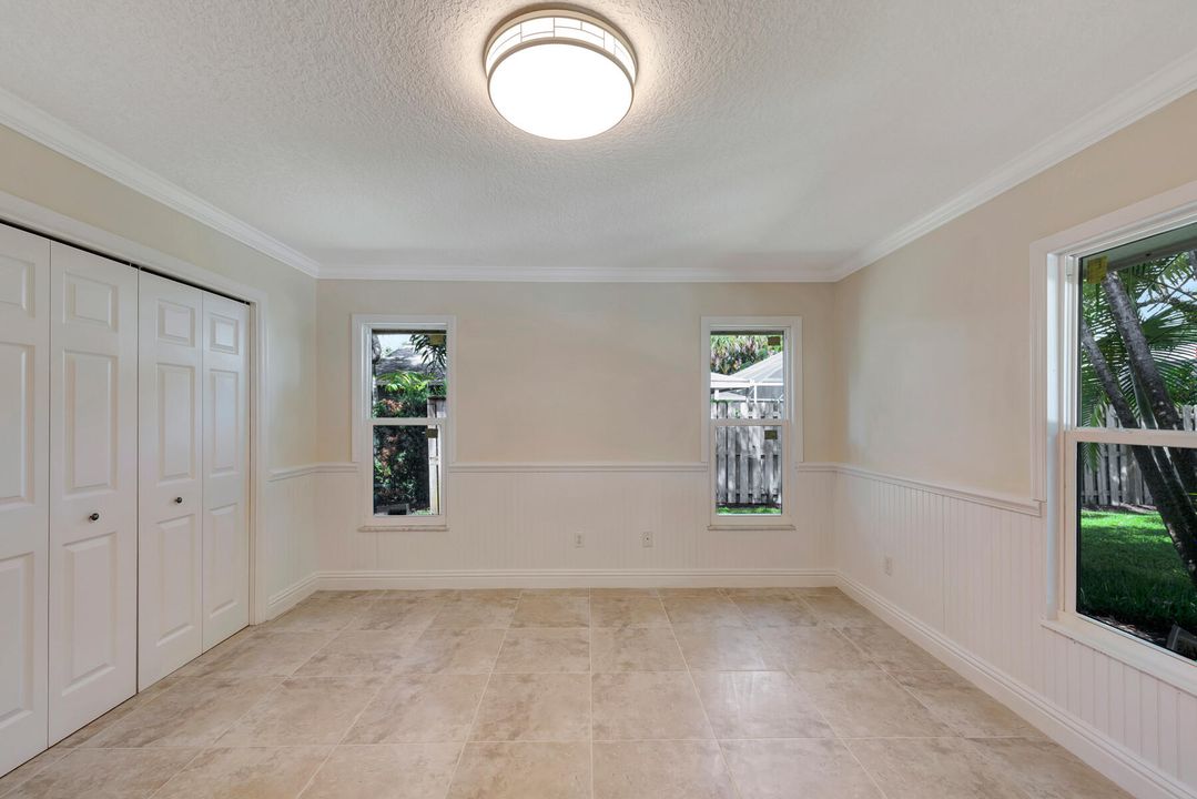 Active With Contract: $1,100,000 (3 beds, 2 baths, 2578 Square Feet)