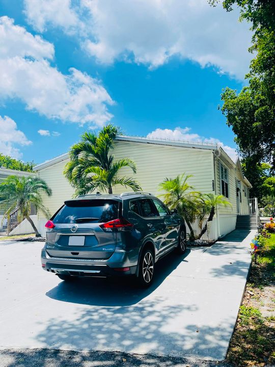 Active With Contract: $200,000 (3 beds, 2 baths, 1456 Square Feet)