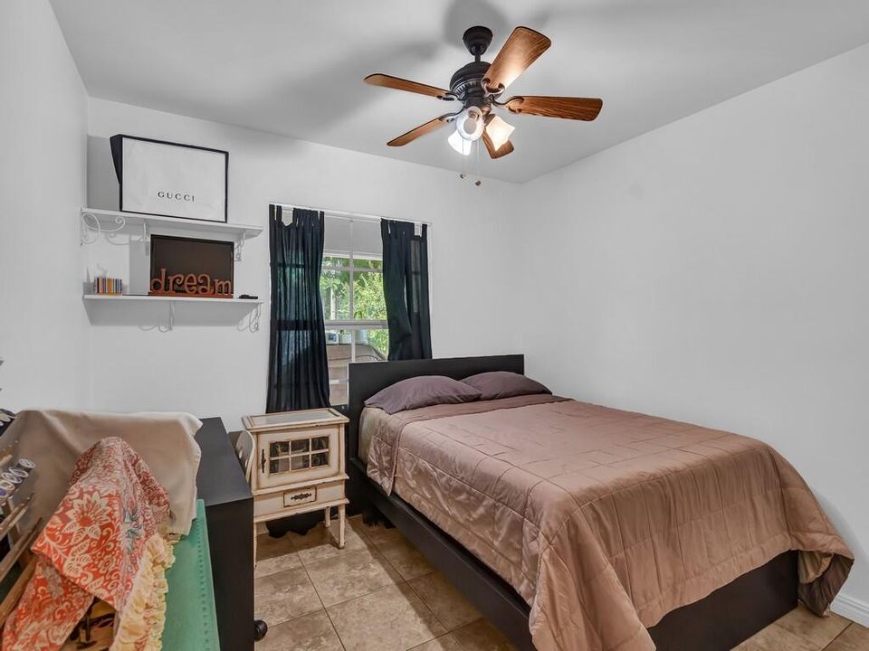 Active With Contract: $2,900 (3 beds, 2 baths, 1456 Square Feet)