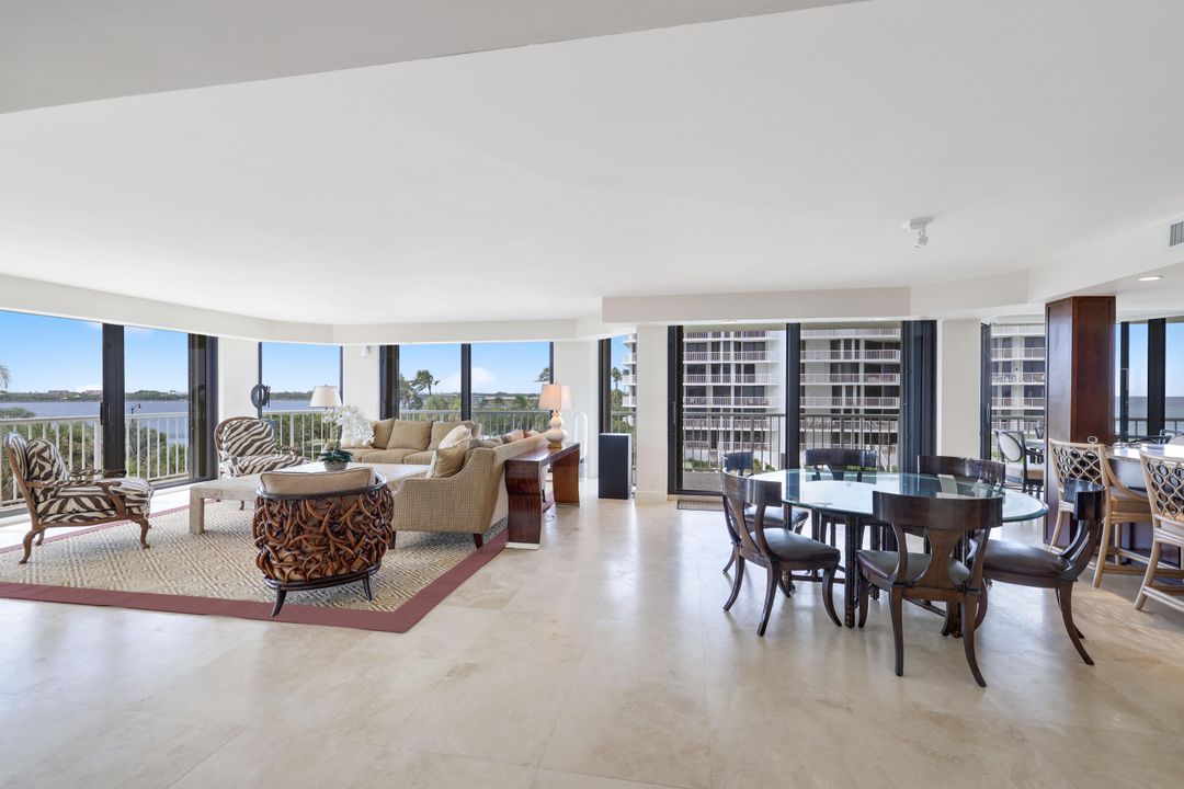 Active With Contract: $3,500,000 (3 beds, 3 baths, 2950 Square Feet)