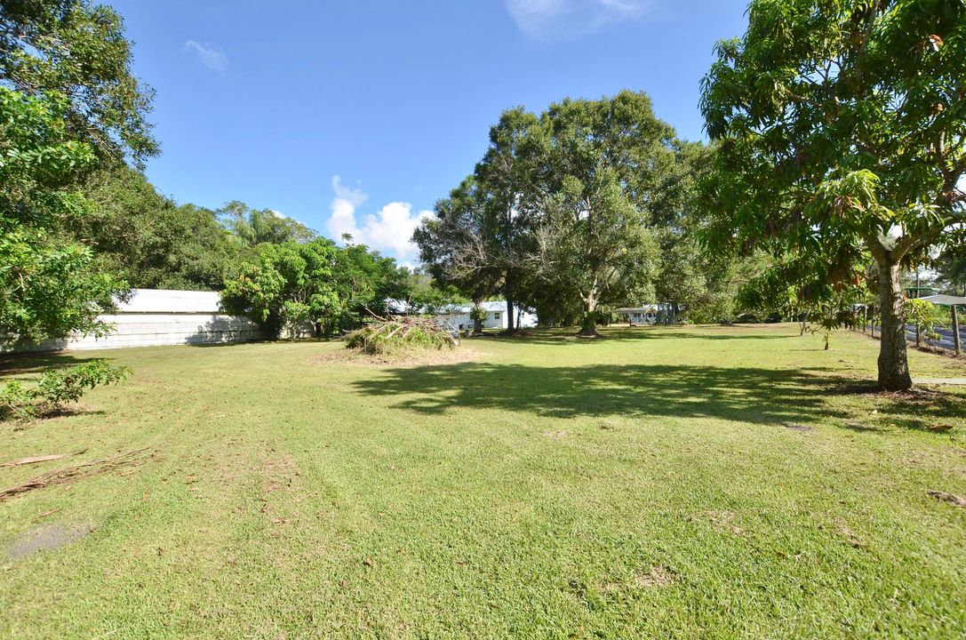 Active With Contract: $699,900 (4 beds, 3 baths, 2820 Square Feet)